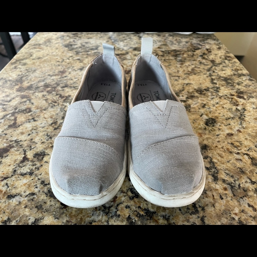 Toms Alpargata Slip Ons - Picture 4 of 5